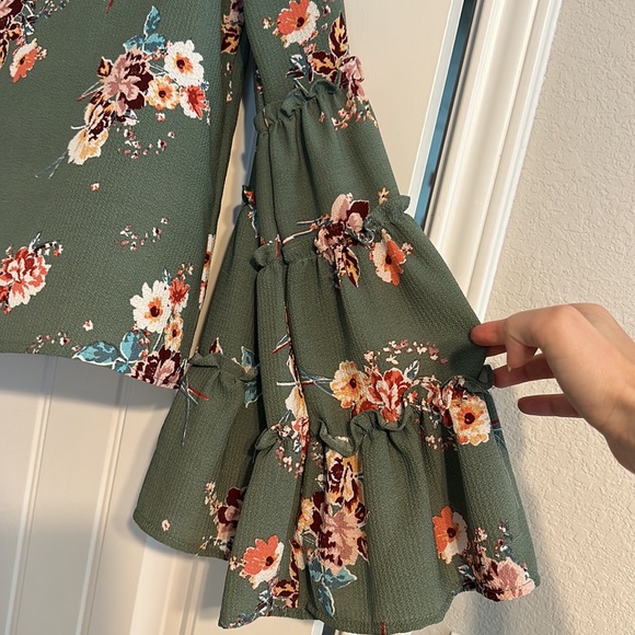 Altar’d State Floral Top - Picture 4 of 6